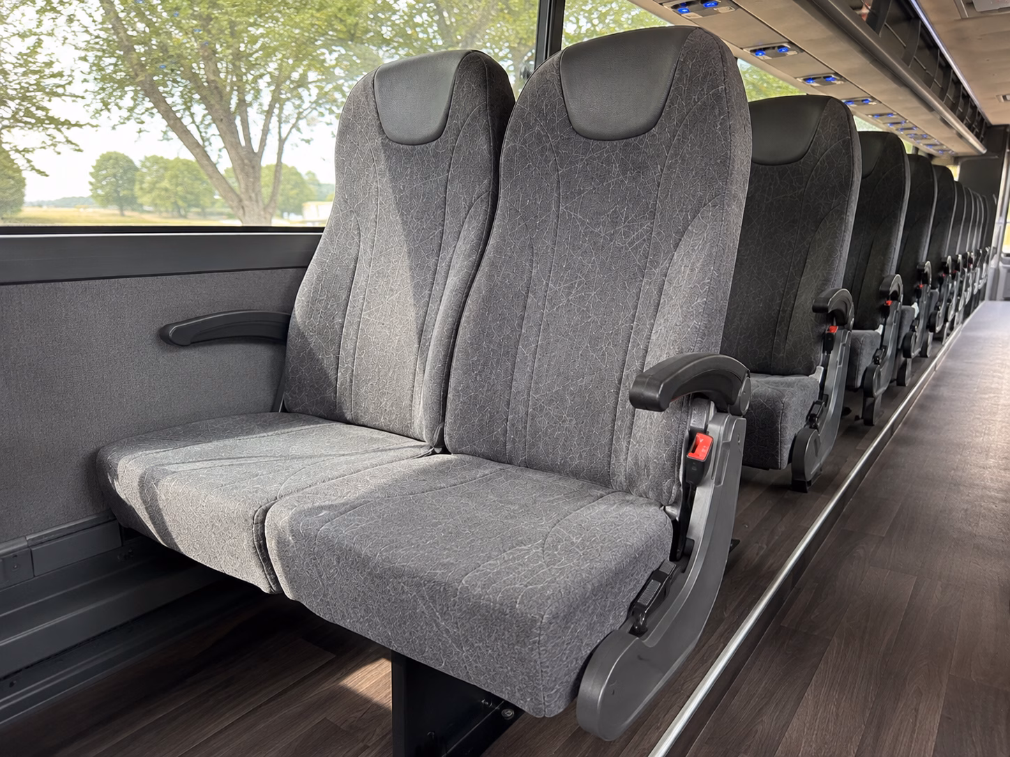 charter buses to schnebly redland s winery from miramar